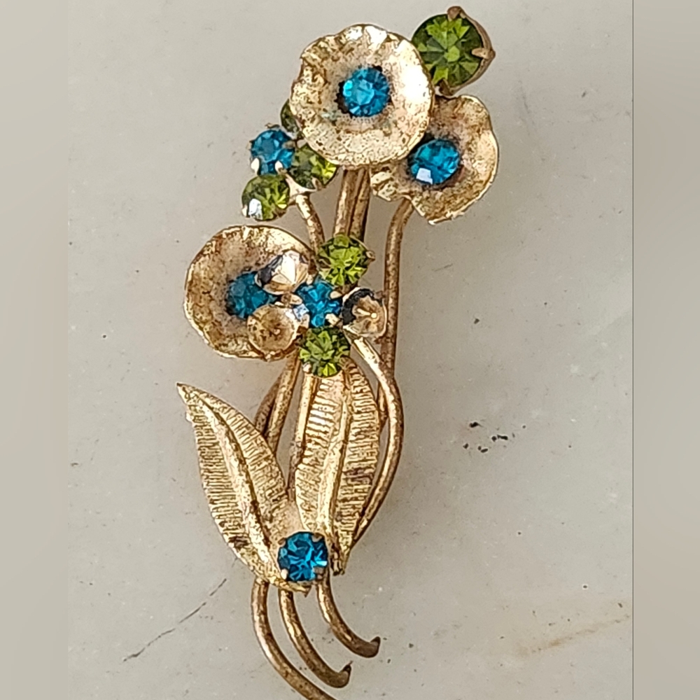 Vintage Gold Plated Austrian Crystal Flower Brooch
